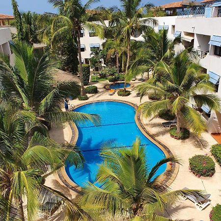 Superbe Appartement Avec Piscine, Proche Centre Ville, Restaurant, Mer Saly Luaran gambar