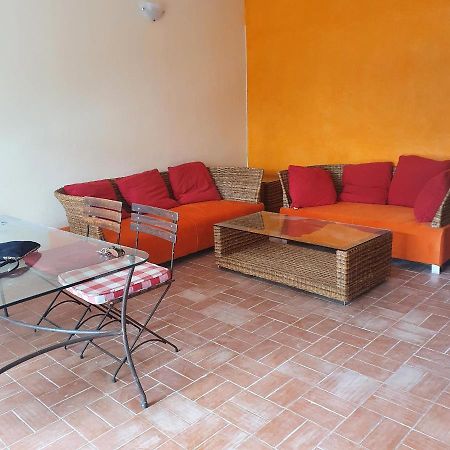 Superbe Appartement Avec Piscine, Proche Centre Ville, Restaurant, Mer Saly Luaran gambar