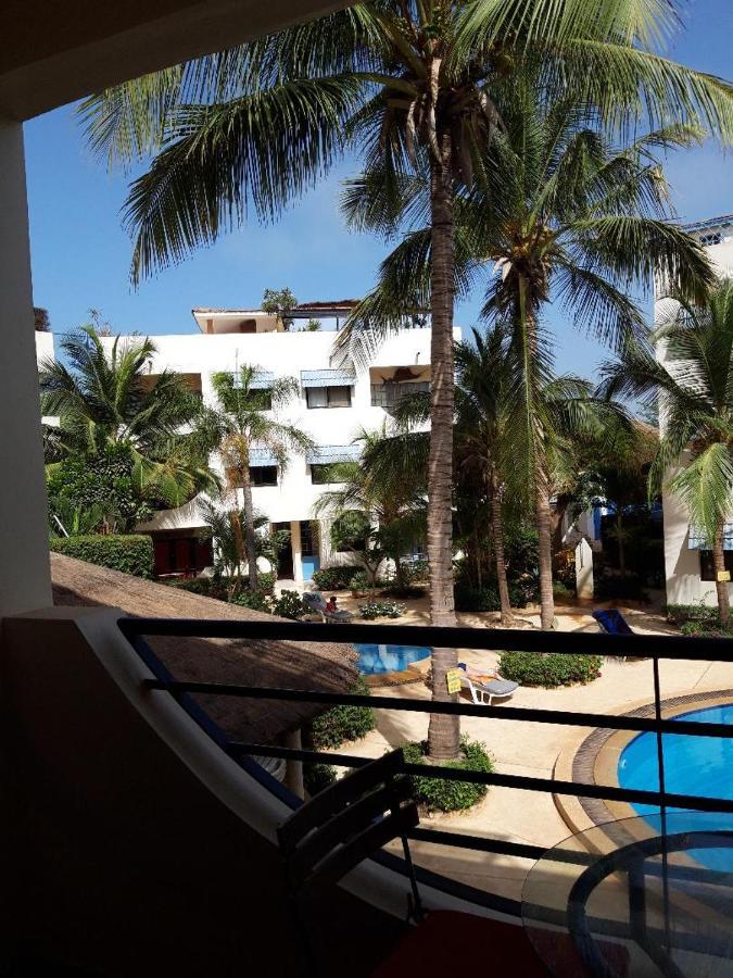 Superbe Appartement Avec Piscine, Proche Centre Ville, Restaurant, Mer Saly Luaran gambar